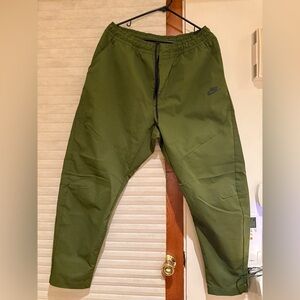 Nike Men's Forest Green Joggers